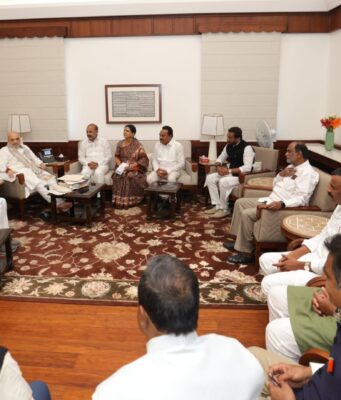 అమిత్ షా ను కలిసిన తెలంగాణ బీజేపీ నేతలు