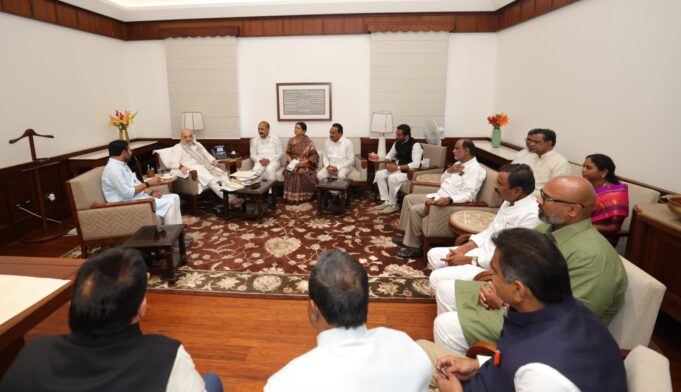 అమిత్ షా ను కలిసిన తెలంగాణ బీజేపీ నేతలు