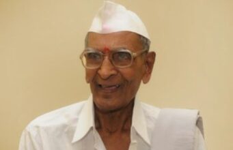 తెలంగాణ గాంధీ భూపతిని గౌరవించాలి