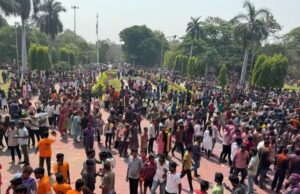 తెలంగాణలో ఘనంగా హోలీ సంబరాలు