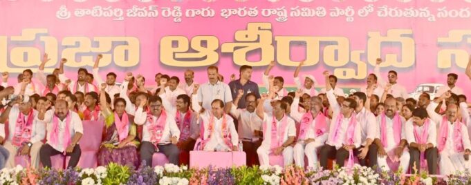 తెలంగాణ పునర్నిర్మాణ యజ్ఞం మళ్ళీ మొదలు కావాల్సిందే: కేసీఆర్