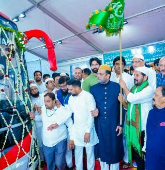 హజ్ యాత్ర బస్సులను ప్రారంభించిన సీఎం