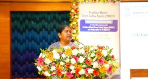 తెలంగాణకు అధిక నిధులు ఇవ్వాలి: మంత్రి సీతక్క
