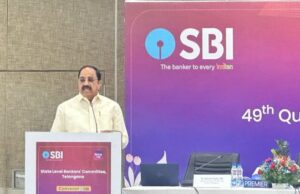 దీర్ఘకాలిక పెట్టుబడి రుణాలు అందించాలి: మంత్రి తుమ్మల