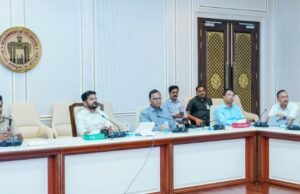 వర్షాభావ పరిస్థితులపై సీఎం సమీక్ష