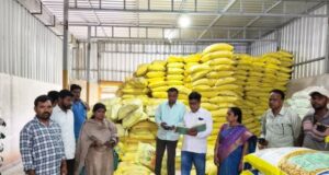 రైతులు విత్తన మేళాలను సద్వినియోగం చేసుకోవాలి : శ్రీధర్ రెడ్డి