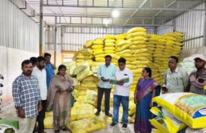 రైతులు విత్తన మేళాలను సద్వినియోగం చేసుకోవాలి : శ్రీధర్ రెడ్డి