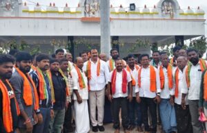 రామాలయంలో ప్రత్యేక పూజలో పాల్గొన్న మాజీ ఎమ్మెల్యే బొల్లం మల్లయ్య