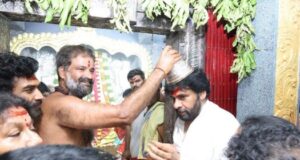 భద్రకాళీ అమ్మవారిని దర్శించుకున్న ఏపీ డిప్యూటీ సీఎం