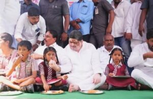 ప్రభుత్వ పాఠశాలలో అల్పాహారం పథకాన్ని ప్రారంభించిన: మంత్రి పొన్నం
