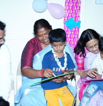 ప్రైవేట్ నర్సరీ వద్దు.. అంగన్వాడీ ముద్దు: మంత్రి సీతక్క