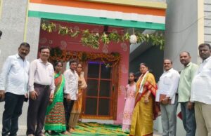 ఇందిరమ్మ ఇంటి గృహప్రవేశానికి హాజరైన ఎమ్మెల్యే