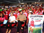 విద్యార్థులతో కలిసి ఫుట్బాల్ మ్యాచ్ను వీక్షించిన సీఎం రేవంత్ రెడ్డి