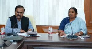 మిషన్ భగీరథ అధికారులు అప్రమత్తంగా వ్యవహరించాలి: మంత్రి సీతక్క