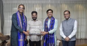 స్కైరూట్ వ్యవస్థాపకులను అభినందించిన సీఎం రేవంత్ రెడ్డి
