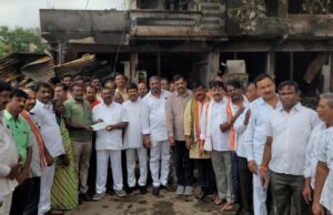 అగ్ని ప్రమాద బాధిత కుటుంబాలకు ఆర్యవైశ్య మహాసభ ఆర్థిక భరోసా