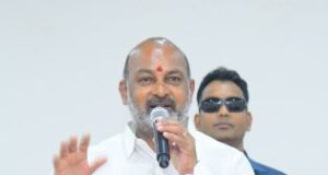 దేశం ఫస్ట్.. పార్టీ నెక్స్ట్: కేంద్ర మంత్రి బండి సంజయ్