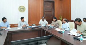 అభివృద్ధి కార్యాక్రమాల్లో వేగం పెంచాలి: మంత్రి పొంగులేటి