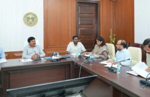 అభివృద్ధి కార్యాక్రమాల్లో వేగం పెంచాలి: మంత్రి పొంగులేటి