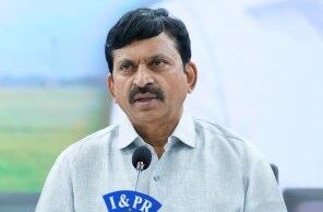 వాయుగుండం నేపథ్యంలో అధికారులు అప్రమత్తంగా ఉండాలి: మంత్రి పొంగులేటి