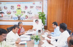 గురుకులాలు, హాస్టళ్లలో ప్రభుత్వ మెనూను అమలు చేయాలి: మంత్రి పొన్నం