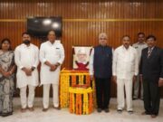 కొణిజేటి రోశయ్యకు నివాళులర్పించిన మండలి ఛైర్మన్, స్పీకర్