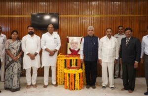 కొణిజేటి రోశయ్యకు నివాళులర్పించిన మండలి ఛైర్మన్, స్పీకర్