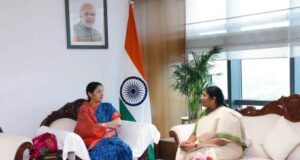 మహిళలు,చిన్నారుల సంక్షేమానికి సహకరించండి.. కేంద్రమంత్రికి సీతక్క విజ్ఞప్తి