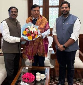 కేంద్రమంత్రులతో రాష్ట్ర మంత్రి వివేక్ భేటీ