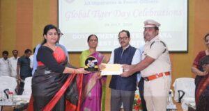 పులుల సంరక్షణ పట్ల బాధ్యతాయుతంగా వ్యవహరించాలి: మంత్రి సురేఖ