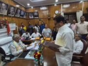 ఎమ్మెల్యేగా ప్రమాణ స్వీకారం చేసిన ప్రశాంత్ కిషోర్